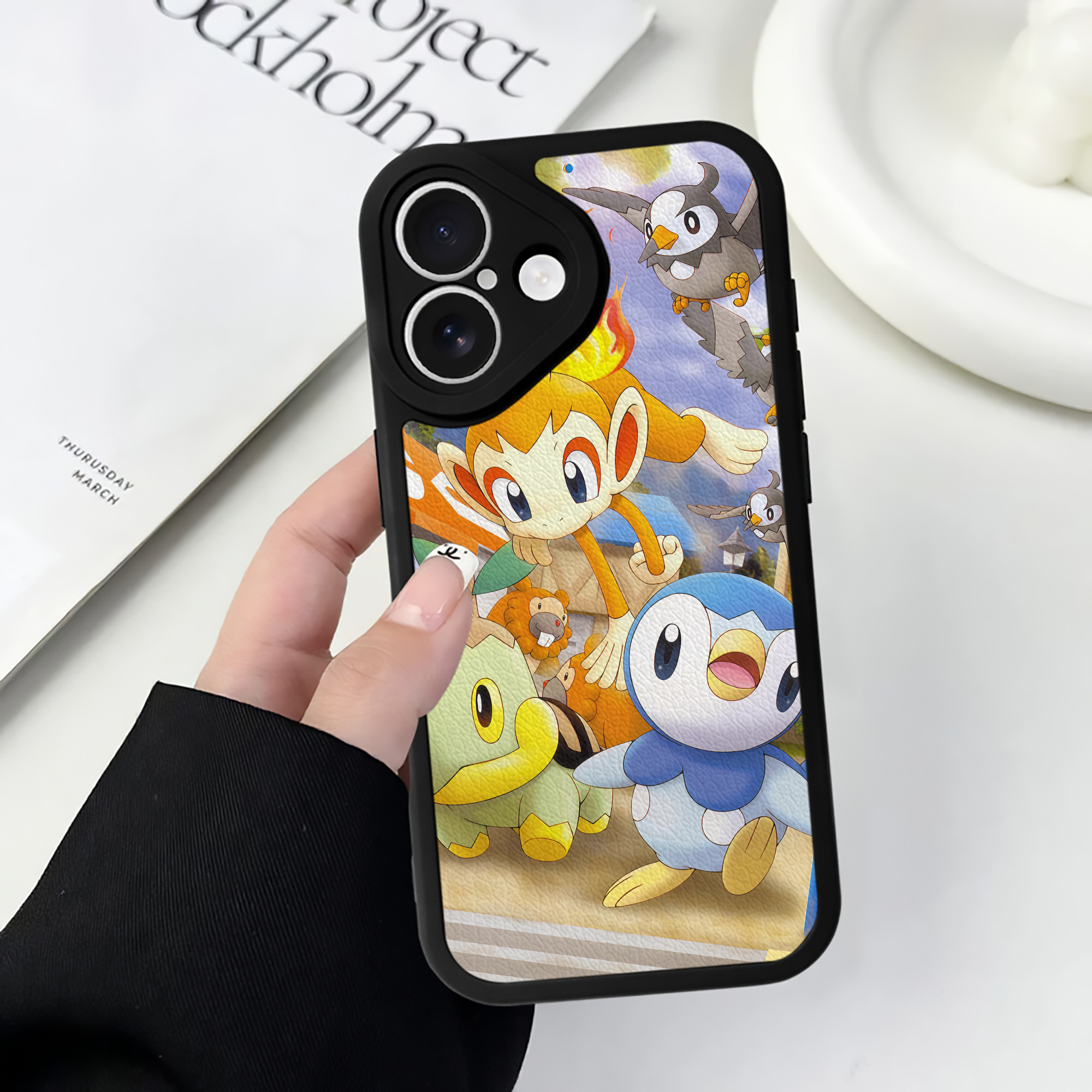 （画像用） ポケットモンスター Pokémon 【iPhone 16シリーズ対応】シリコンスマホケース（レザー調） 材質：シリコン